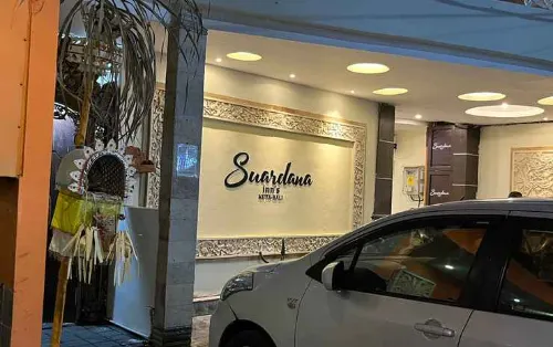 Suardana Inn's الأماكن العامة Photos