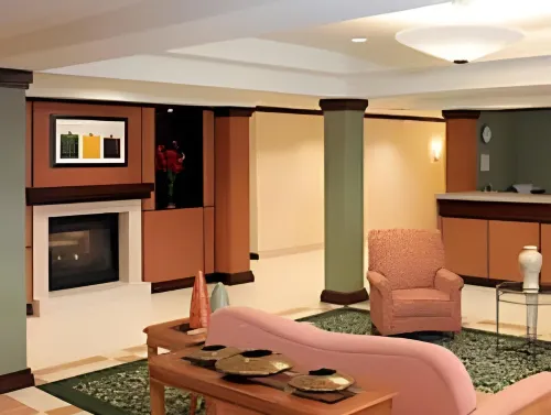 Fairfield Inn & Suites Detroit Metro Airport Romulus Public Areas Photos