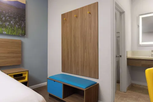 Days Inn by Wyndham Bakersfield Rooms Photos