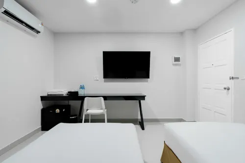 Terminal2 Hotel Phuket Zimmer Photos