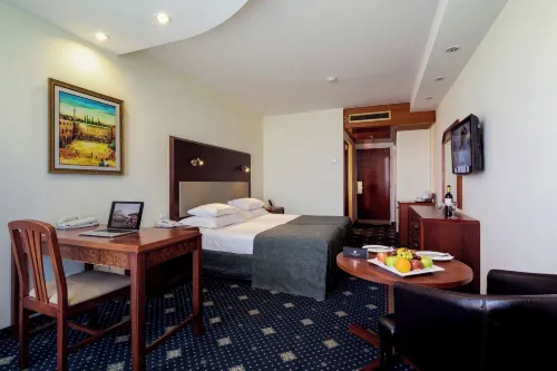 Ramada Jerusalem Hotel Photos