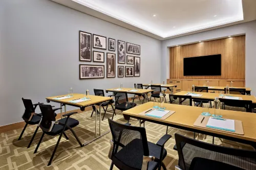Le Meridien Cairo Airport Business Facilities Photos