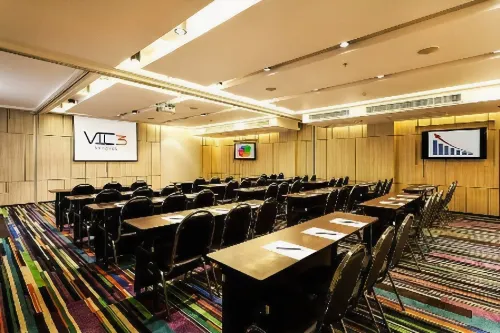 Vela Dhi Glow Pratunam Business Facilities Photos