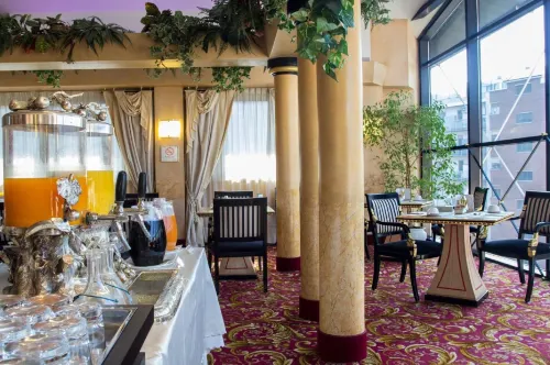 C-Hotels Rubens Restauration Photos