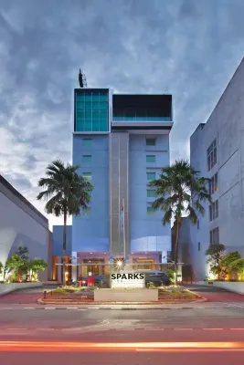 Sparks Life Jakarta, ARTOTEL Curated Unggulan Photos