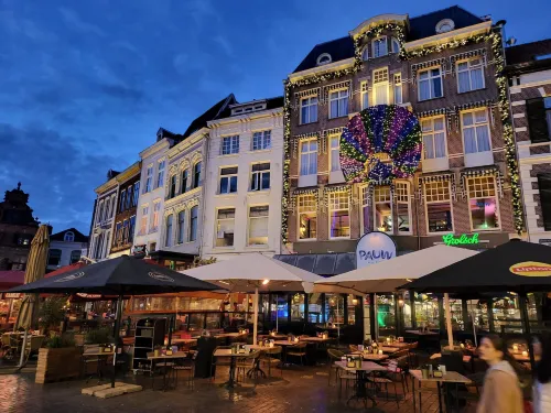Hotel Pauw Dining Photos