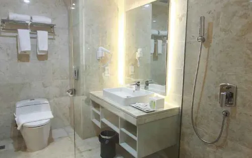 Platinum Hotel & Convention Hall Balikpapan Kamar Photos