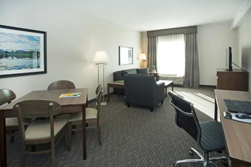 Wingate by Wyndham Calgary Airport Photos