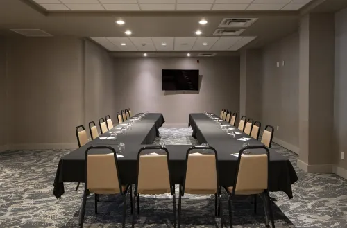 DoubleTree by Hilton Kamloops Business Photos