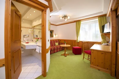 Park Hotel Laim Phòng Photos