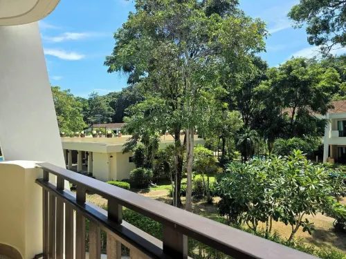 Beach Bungalow at Lanta Resort Near Hotel Photos