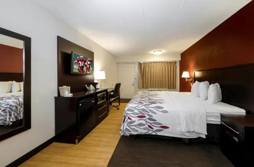 Red Roof Inn Lansing East - MSU Rooms Photos