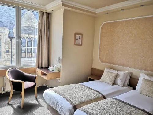 Lancaster Hall Hotel Photos