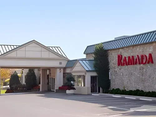 Ramada by Wyndham State College Hotel & Conference Center Extérieur Photos