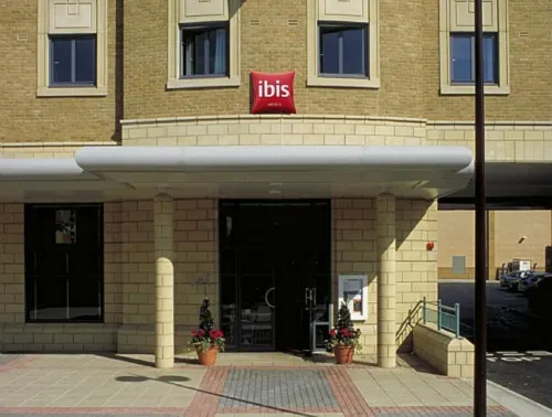 Ibis London Stratford Exterior Photos