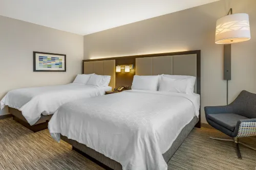 Holiday Inn Express & Suites Phoenix Dwtn - State Capitol Rooms Photos