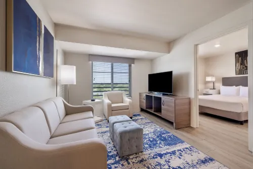 Soka Suites Dallas - Las Colinas Rooms Photos