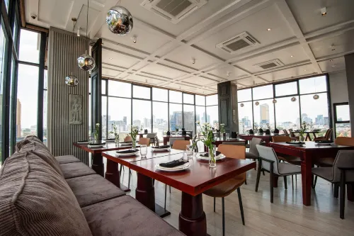 GLOW PARK HOTEL Grand Royal Palace Dining Photos