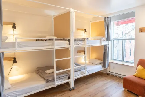 Auberge Saintlo Montréal Hostel Kamar Photos