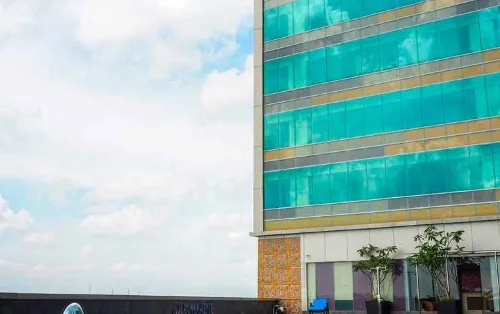 The Alana Hotel & Convention Center Solo by Aston Eksterior Photos