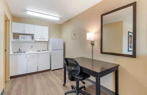 Extended Stay America Suites - St Louis - Westport - E Lackland Rd Rooms Photos