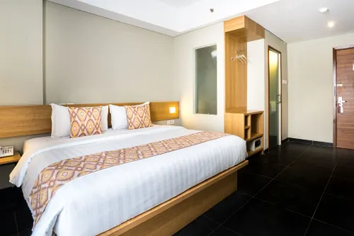 Maple Hotel Grogol Kamar Photos