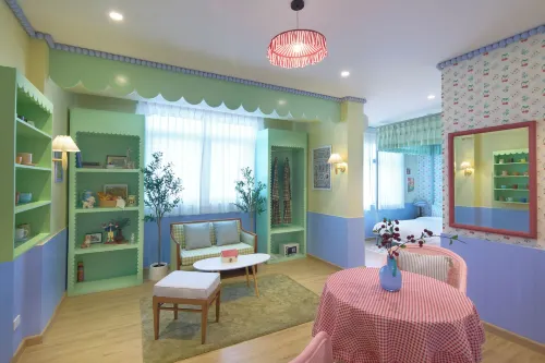 Kitsch Hotel Photos