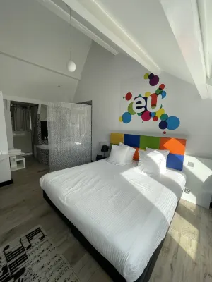 Martin's Dream Hotel Rooms Photos