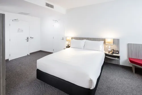 ibis Mackay Rooms Photos