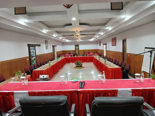 Nirmala Hotel & Convention Centre Espaces Affaires Photos