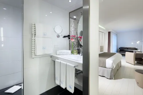 Eurostars Book Hotel Номера Photos