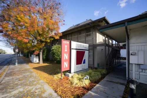 Alura Inn Exterior Photos
