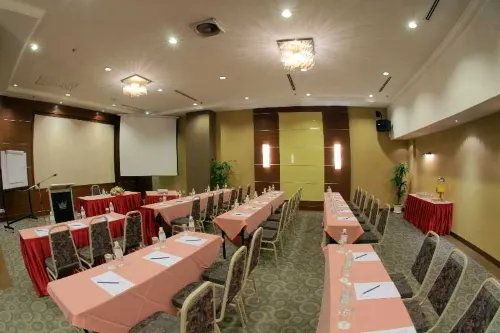 Crystal Crown Hotel JB Fasilitas Bisnis Photos