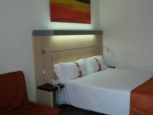 Holiday Inn Express Vitoria Rooms Photos