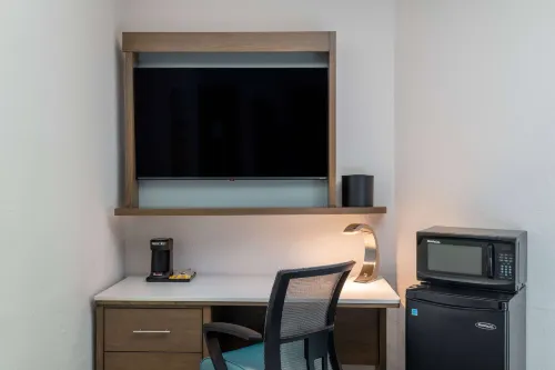 Tryp by Wyndham Tallahassee North I-10 Capital Circle Rooms Photos