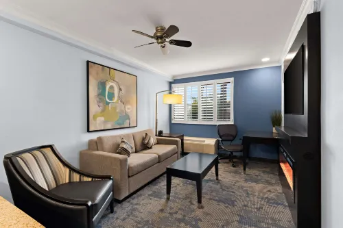 Best Western Plus Manhattan Beach Hotel Rooms Photos