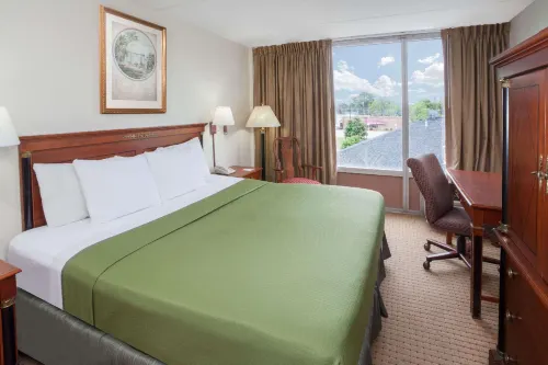 Baymont by Wyndham Addison Photos