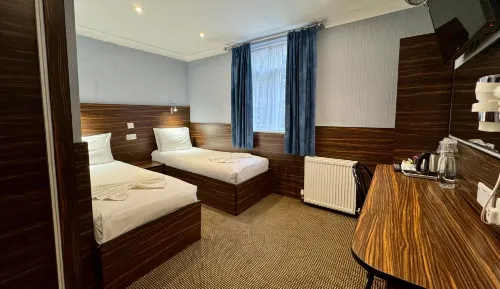 Crestfield Hotel Featured Photos