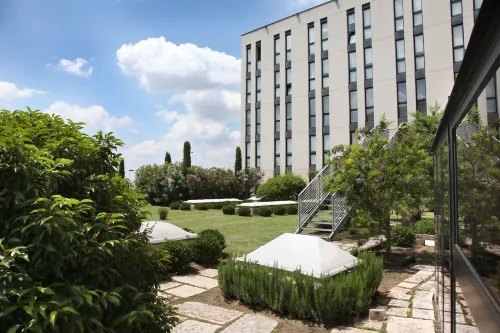 Hotel Maxim Exterior Photos