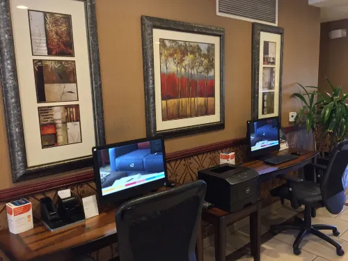 Comfort Suites Near Six Flags Magic Mountain Business Facilities Photos