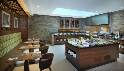 Hilton Garden Inn Dubai Al Muraqabat - Deira Restauration Photos