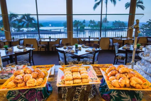 Hilo Hawaiian Hotel, Trademark Collection by Wyndham Ruokailu Photos
