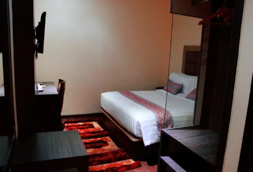 The Belagri Hotel & Convention Kamar Photos