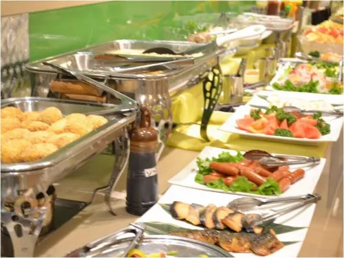 Hotel Green with Dining Photos