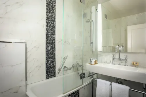 Grand Hotel Suisse Majestic, Autograph Collection Rooms Photos
