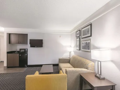La Quinta Inn & Suites by Wyndham Denver Tech Center Rooms Photos