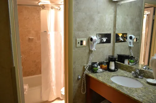Ramada by Wyndham State College Hotel & Conference Center Chambres Photos