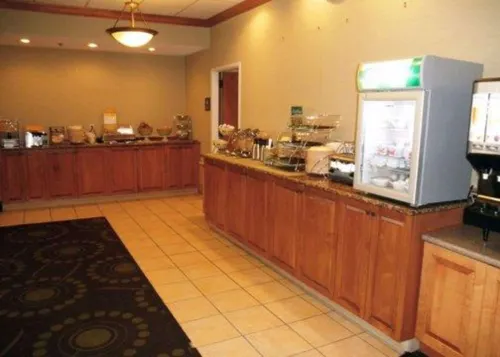 Quality Inn Florissant-St Louis Restauration Photos