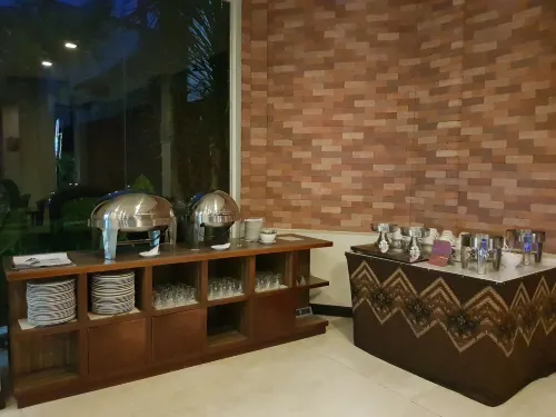 N2 Hotel Jakarta Gunung Sahari Makanan Photos