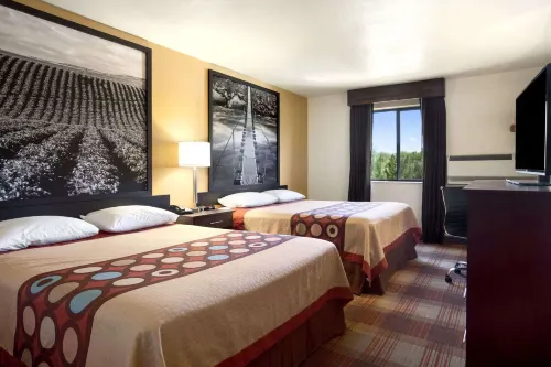 Super 8 by Wyndham Idaho Falls Featured Photos